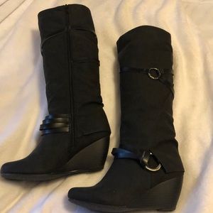Wedge boots